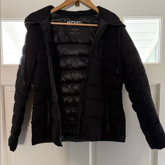 Michael Kors Jackets & Blazers - Michael Kors Women's Elegant Black Puffer Coat